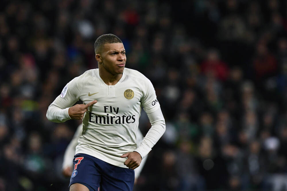 中国男足获U23亚洲杯亚军，创造参赛以来最佳战绩